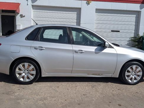 Used 2011 Subaru Impreza 2.5i AWD/4WD image 4