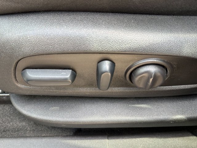 Used 2023 Chevrolet Equinox LT FWD image 15