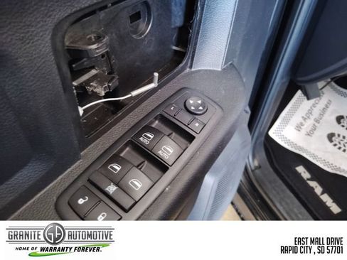 Used 2017 RAM 1500 Express w/ Black Ram 1500 Express Group AWD/4WD image 11