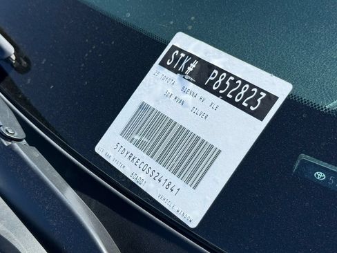 Used 2025 Toyota Sienna XLE FWD image 34