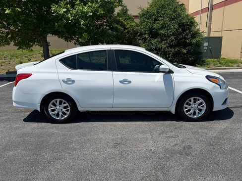 Used 2017 Nissan Versa SV w/ SV Special Edition Package FWD image 7
