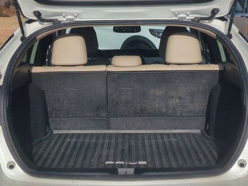 Used 2019 Toyota Prius XLE image 32