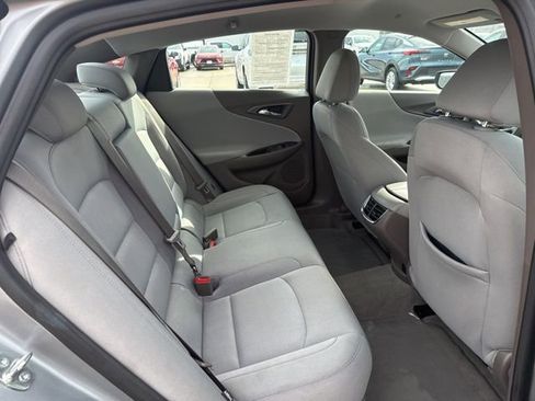 Used 2024 Chevrolet Malibu LT image 40
