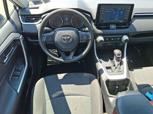 Used 2022 Toyota RAV4 XLE AWD/4WD image 22