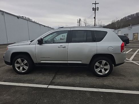 Used 2012 Jeep Compass Sport image 9
