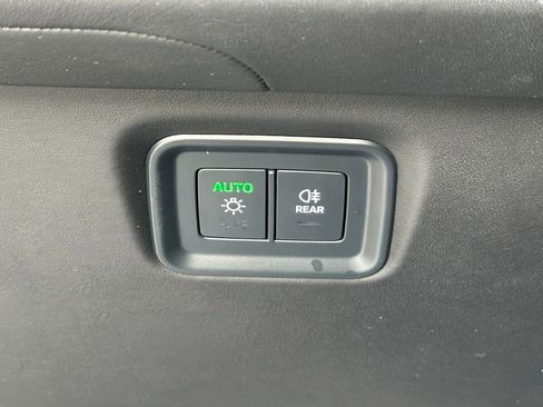 Used 2024 Porsche Cayenne S image 31