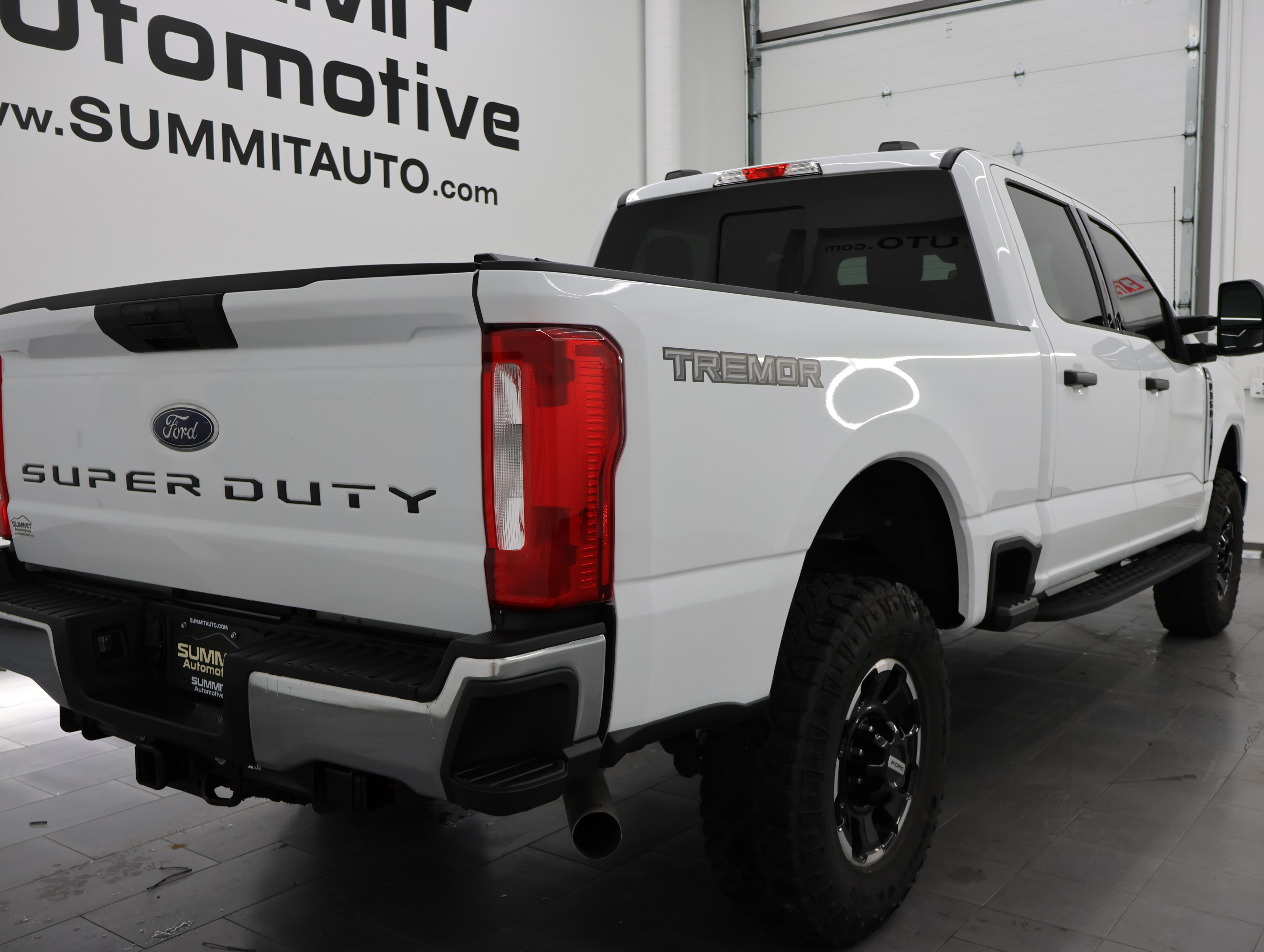 Used 2025 Ford F350 XLT w/ Tremor Off-Road Package AWD/4WD image 4