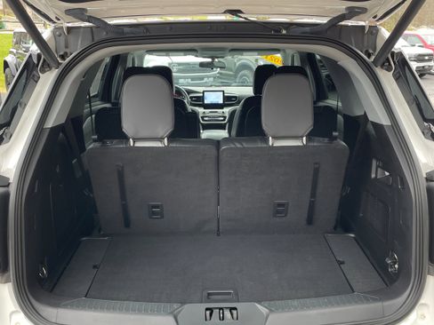 Used 2021 Ford Explorer XLT w/ Equipment Group 202A image 32