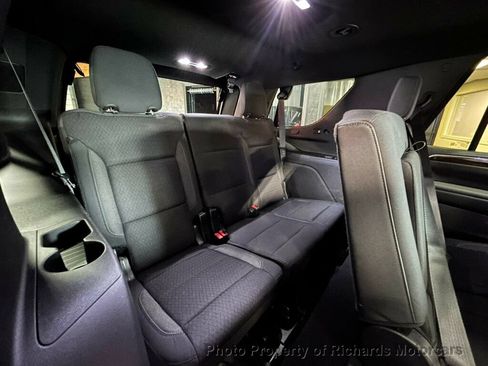 Used 2023 GMC Yukon SLE w/ Gmc Pro Safety Plus Package AWD/4WD image 18