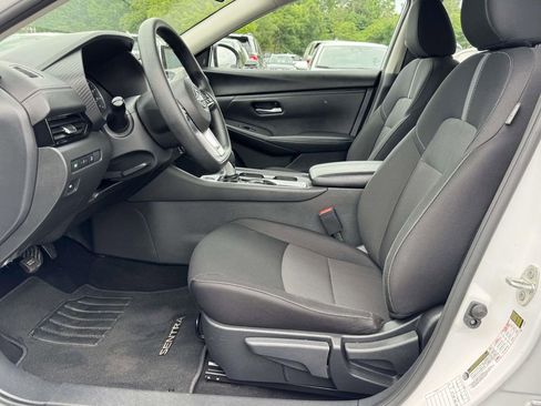 Used 2025 Nissan Sentra SV FWD image 20