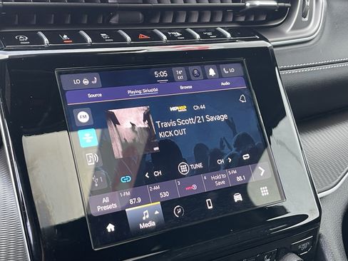 New 2025 Jeep Grand Cherokee Altitude image 32