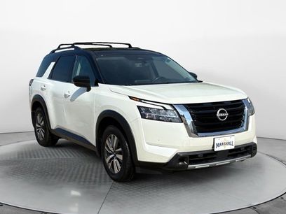Used 2023 Nissan Pathfinder SL