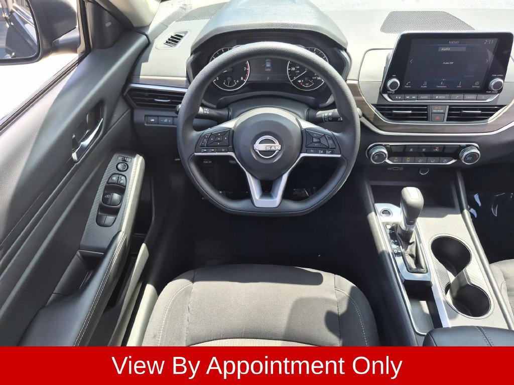 Used 2025 Nissan Altima 2.5 SV FWD image 22