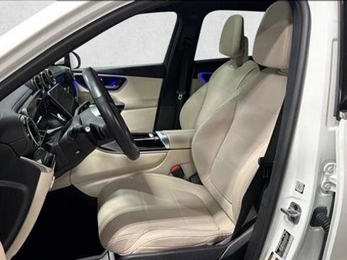 Used 2023 Mercedes-Benz GLC 300 4MATIC image 13