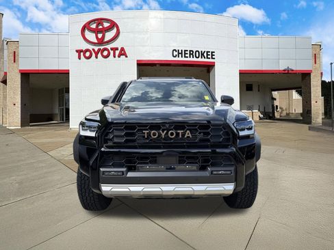 Used 2025 Toyota 4Runner Trailhunter AWD/4WD image 2
