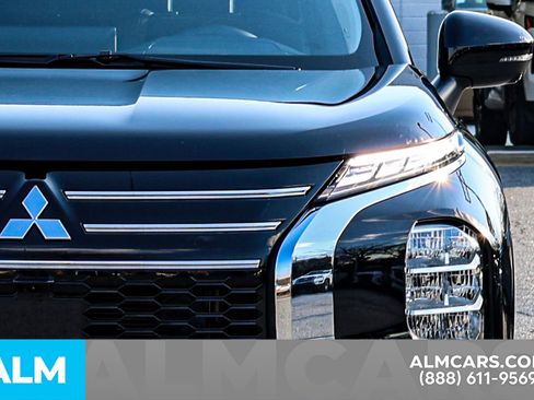 Used 2025 Mitsubishi Outlander SE image 15