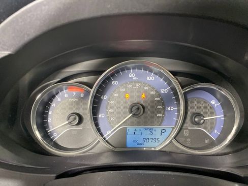 Used 2015 Toyota Corolla L image 15