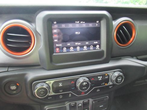 Used 2021 Jeep Gladiator Mojave w/ Trailer Tow Package AWD/4WD image 30