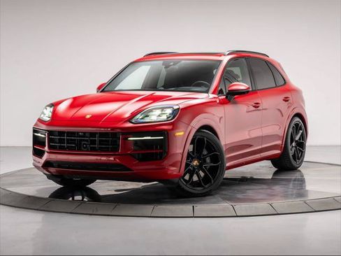 Used 2025 Porsche Cayenne GTS AWD/4WD image 1