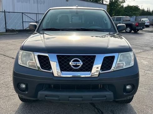 Used 2014 Nissan Frontier SV w/ SV Value Truck Package RWD image 4