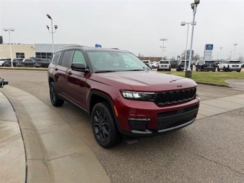 New 2025 Jeep Grand Cherokee L Limited image 3