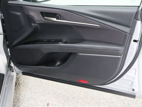 Used 2025 Toyota Camry LE w/ Convenience Package FWD image 35