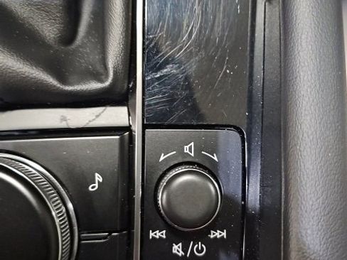 Used 2025 MAZDA MAZDA3 s image 22