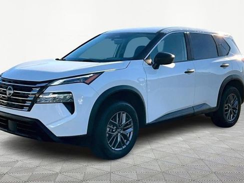 Used 2024 Nissan Rogue S image 3