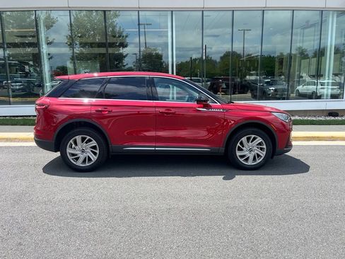 Certified 2025 Lincoln Corsair AWD image 10