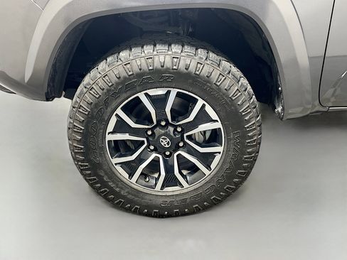 Used 2023 Toyota Tacoma TRD Sport w/ Advanced Technology Package image 13