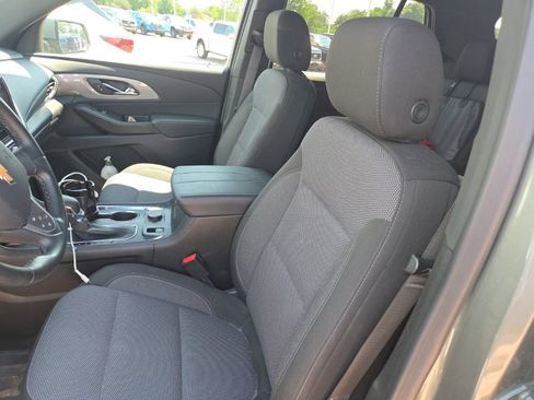 Used 2023 Chevrolet Traverse LT FWD image 11