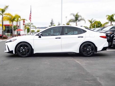 Certified 2026 Toyota Camry Hybrid w/ Convenience Package FWD image 7