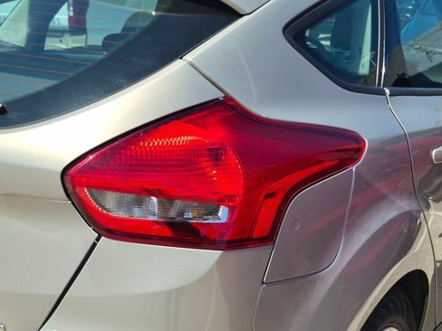 Used 2015 Ford Focus SE FWD image 11