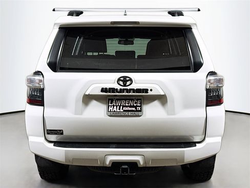 Used 2018 Toyota 4Runner SR5 image 5