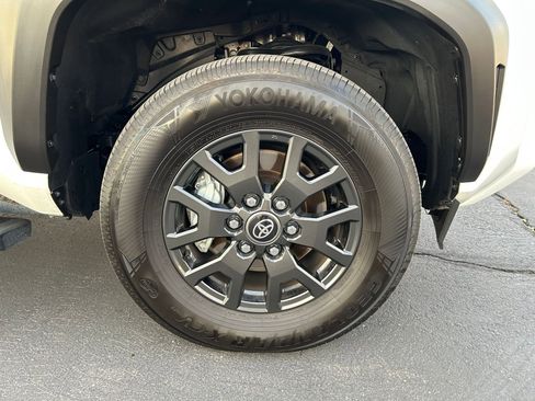 Certified 2025 Toyota 4Runner SR5 image 29