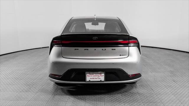 Used 2023 Toyota Prius LE FWD image 7