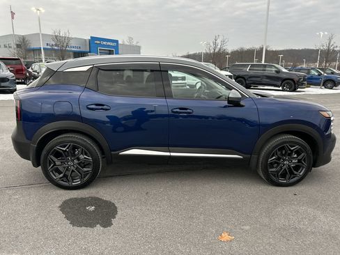 Used 2025 Nissan Kicks SR w/ SR Premium Package image 8