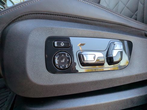 Certified 2025 BMW X7 xDrive40i w/ M Sport Package image 30