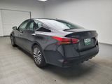 Used 2023 Nissan Altima 2.5 SV image 5