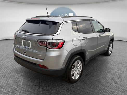 Used 2022 Jeep Compass Latitude w/ Convenience Group image 3