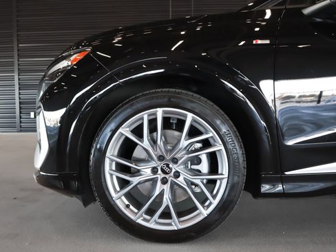 Certified 2025 Audi Q4 e-tron Premium Plus w/ Premium Plus image 3