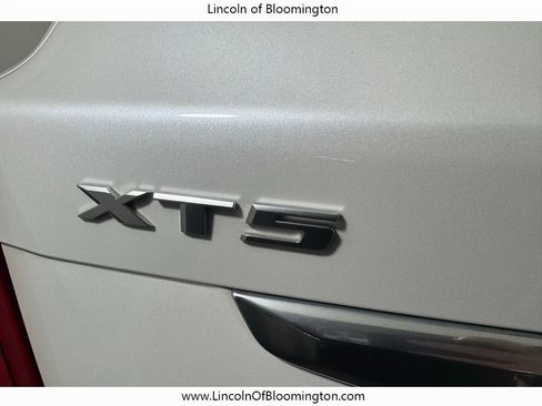 Used 2017 Cadillac XT5 Luxury w/ Driver Awareness Package AWD/4WD image 28