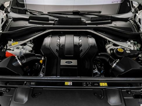 Used 2023 Land Rover Range Rover SE AWD/4WD image 3