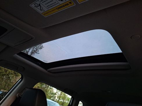 Used 2024 Honda CR-V EX-L image 11