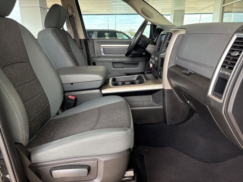 Used 2019 RAM 1500 Lone Star image 13
