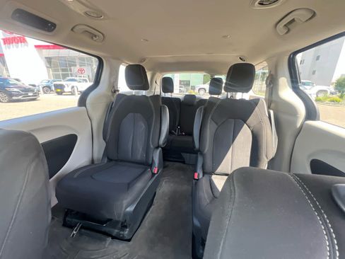 Used 2020 Chrysler Voyager LX w/ Cold Weather Group FWD image 8