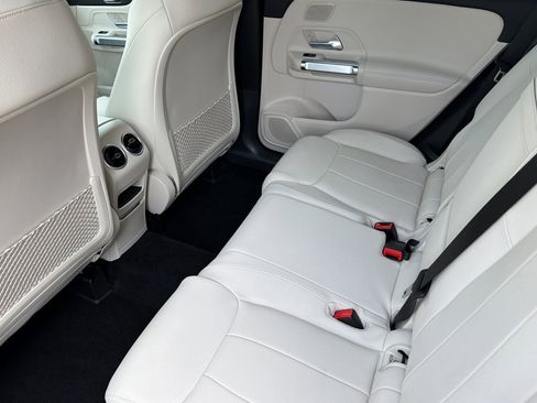 Certified 2025 Mercedes-Benz GLB 250 image 13