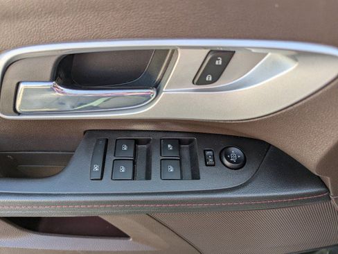 Used 2015 Chevrolet Equinox LTZ AWD/4WD image 10