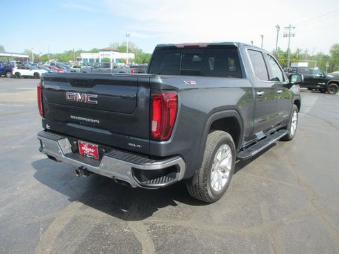 Used 2022 GMC Sierra 1500 SLT w/ SLT Premium Plus Package image 5