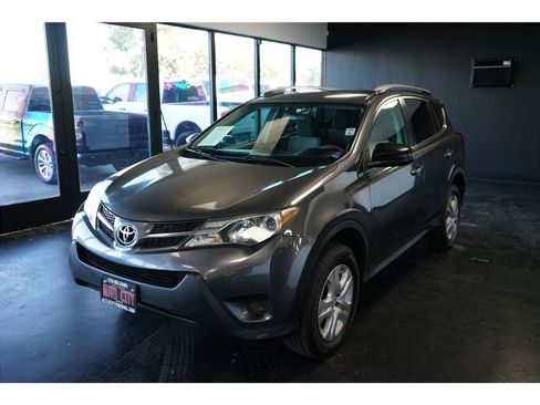 Used 2013 Toyota RAV4 LE image 3
